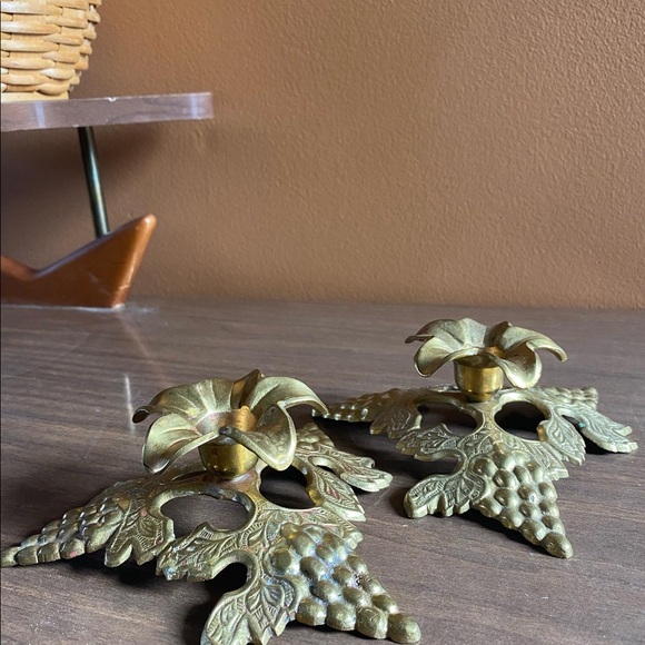Vintage brass grapevine candle holders - Picture 3 of 3